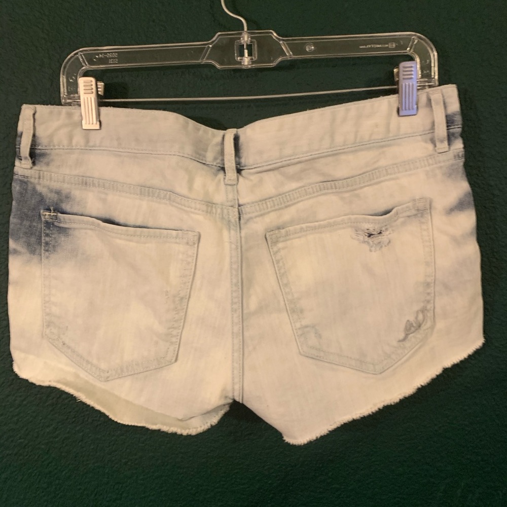 Express Shorts - Picture 6 of 13